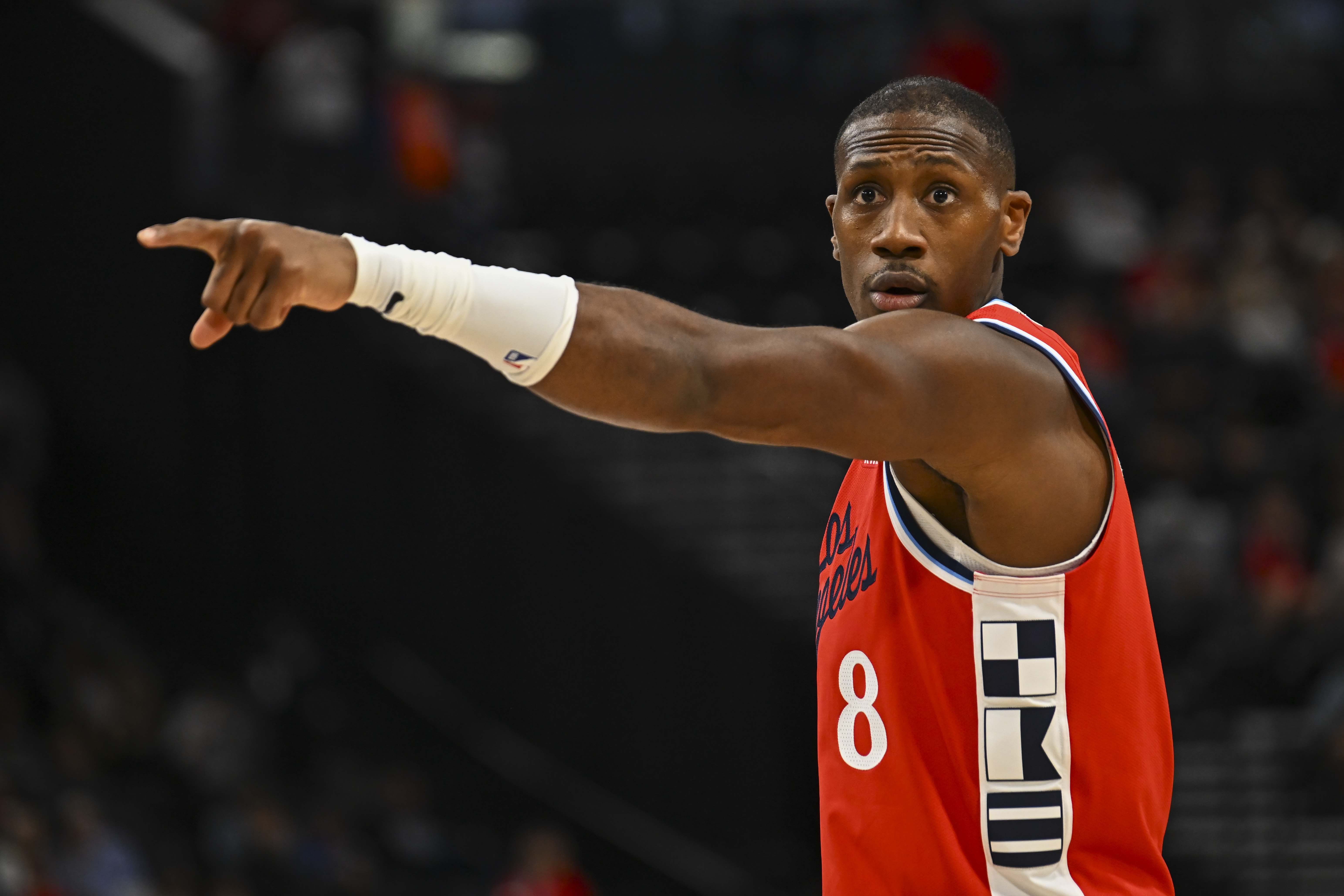 体育彩票-伦纳德：邓恩只要上场就去对位对方最强的球员 让他们打得难受