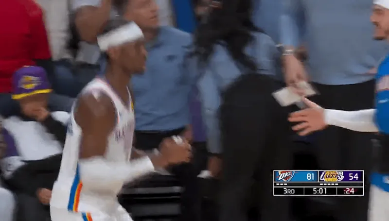 福利彩票-亚历山大三分投进得到19分，雷霆下半场16-7领先湖人27分